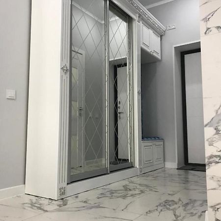 Люкс Апартаменты На Назарбаева Uralsk Dış mekan fotoğraf